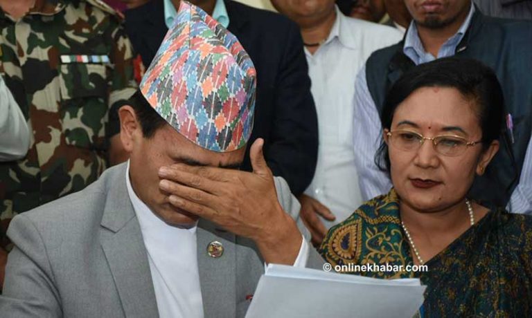 रुँदै राजीनामा दिए कानुनमन्त्री तामाङले