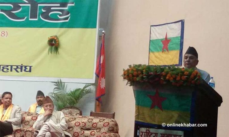 रामचन्द्रको प्रश्न : ओलीलाई मधेस विरोधी भन्ने, सत्ताका लागि दौडेर पनि जाने ?
