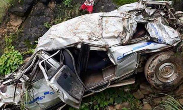 चिप्लेभीरबाट जीप कर्णालीमा खस्यो