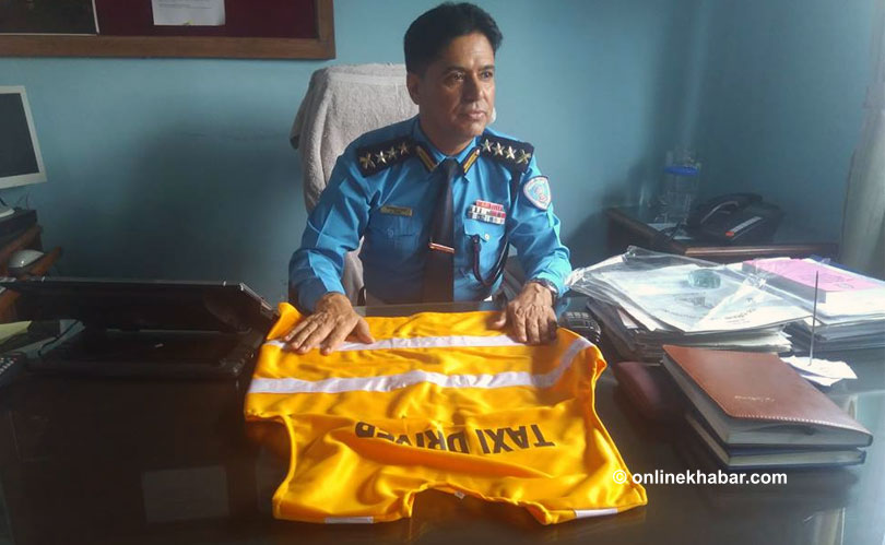 अब ट्याक्सी ड्राइभरलाई ड्रेसको साटो ज्याकेट !