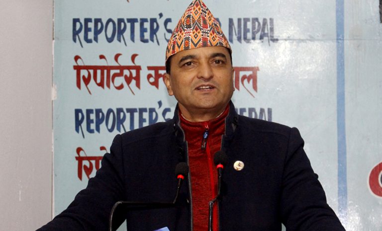 मन्त्रीलाई रोष्टममा जान नदिए बसेकै ठाउँबाट विधेयक प्रस्तुत : योगेश भट्टराई