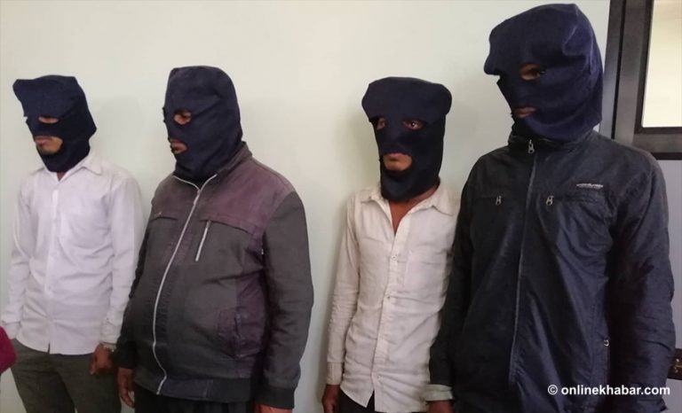 एयरपोर्टबाट तेल चोरेको आरोपमा बाबुछोरासहित चार जना पक्राउ