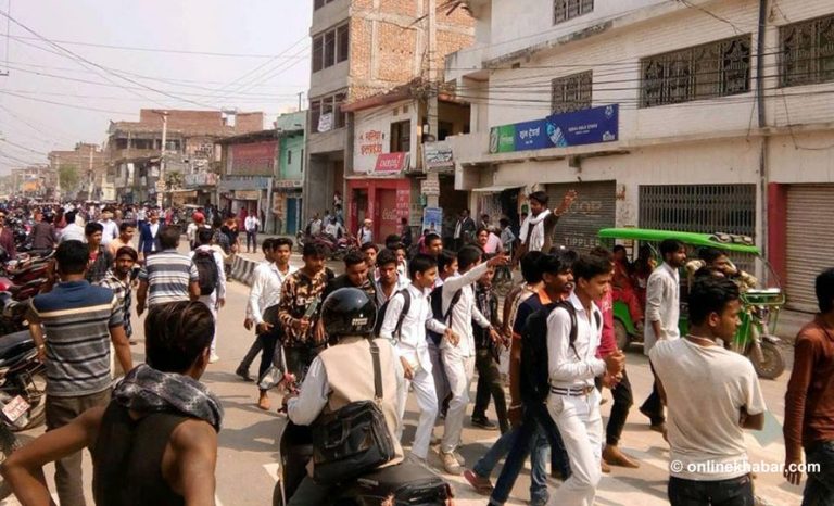 एसईई प्रश्नपत्र आउट प्रकरण : सिरहामा फोटो खिचियो, सप्तरीमा बेचियो !
