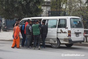 सार्वजनिक यातायातमा किशोरी असुरक्षित