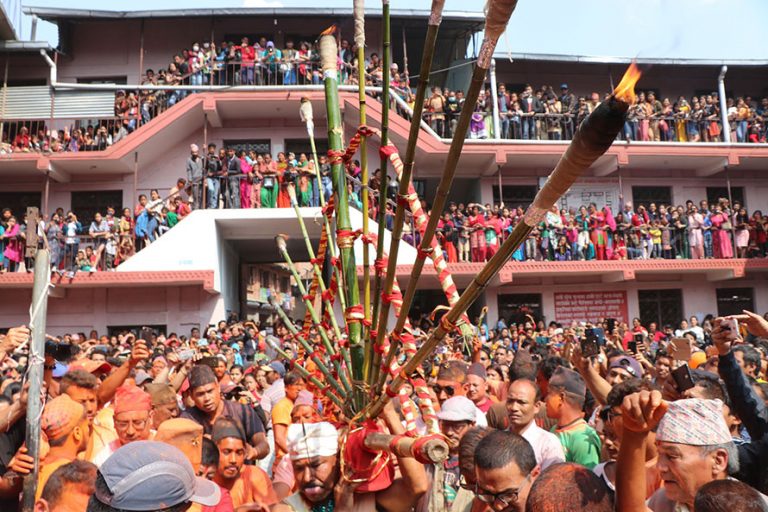 आज राति मध्यपुर थिमीमा मनाइँदै छ जिब्रो छेड्ने जात्रा   