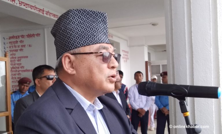 लोकतन्त्रविरोधीहरु परिवर्तन उल्ट्याउन खोज्दैछन् : मन्त्री बादल
