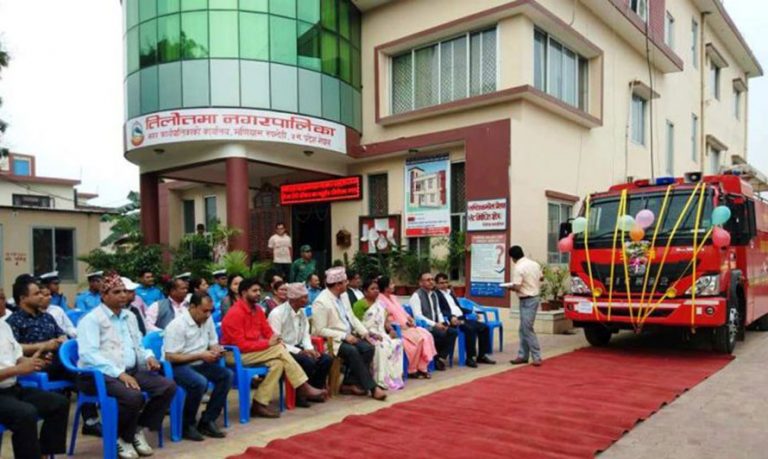 तिलोत्तमा नगरपालिकाले ल्यायो दमकल