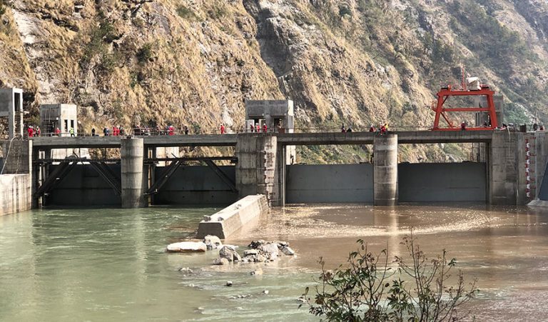 कुलेखानी-३ को सुरुङमा पानी भरियो, त्रिशुली थ्रि एमा भर्न सुरु