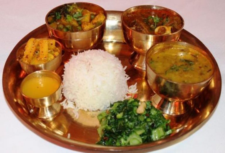 उमेरअनुसार खानपानको तालमेल :  कुन उमेरमा कति र के खाने ?
