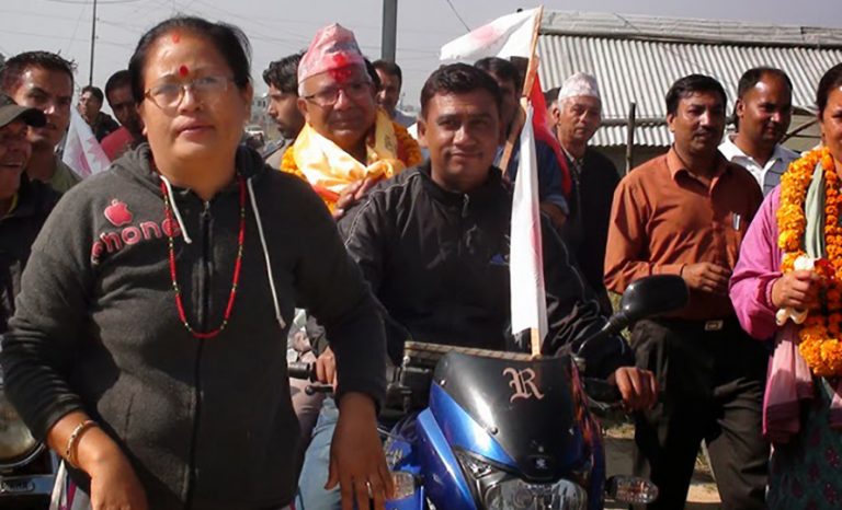 पछाडि बस्नेले हेल्मेट लाउँदा १२ अर्बको व्यापार !