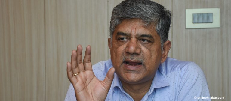 प्रधानमन्त्रीज्यू, बहस गर्न इजलासमा आउनुस्