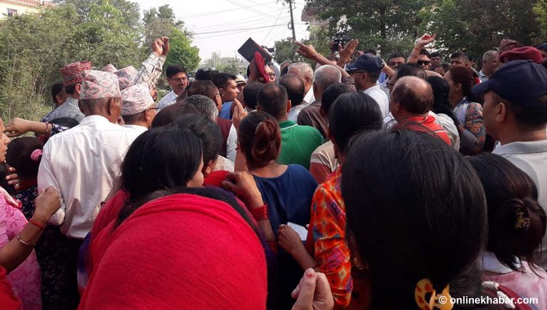 तिलोत्तमाका स्थानीयले रोके व्यापार संघको भवन निर्माण