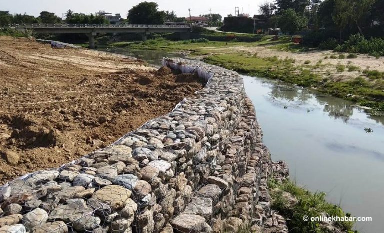 खोलाको धार परिर्वतन गरेर प्लटिङ