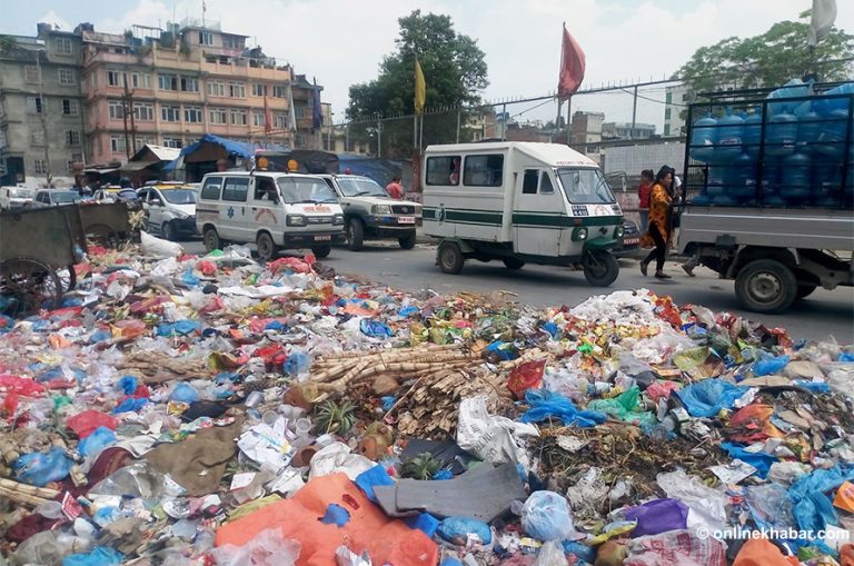 काठमाडौं उपत्यकाको फोहोर आजदेखि उठाइँदै