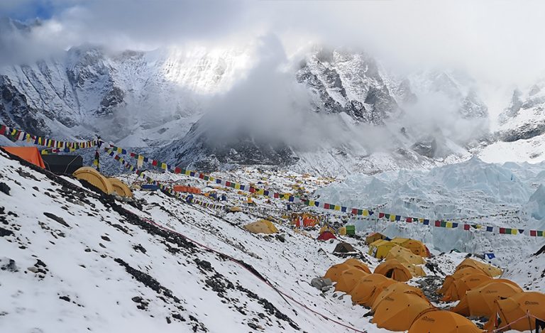 सगरमाथा क्षेत्र भ्रमणमा आएका बेलायती नागरिकको मृत्यु   