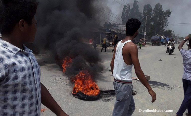 दूध बोक्ने गाडीको ठक्करबाट बालकको मृत्यु भएपछि विराटनगरमा चक्काजाम