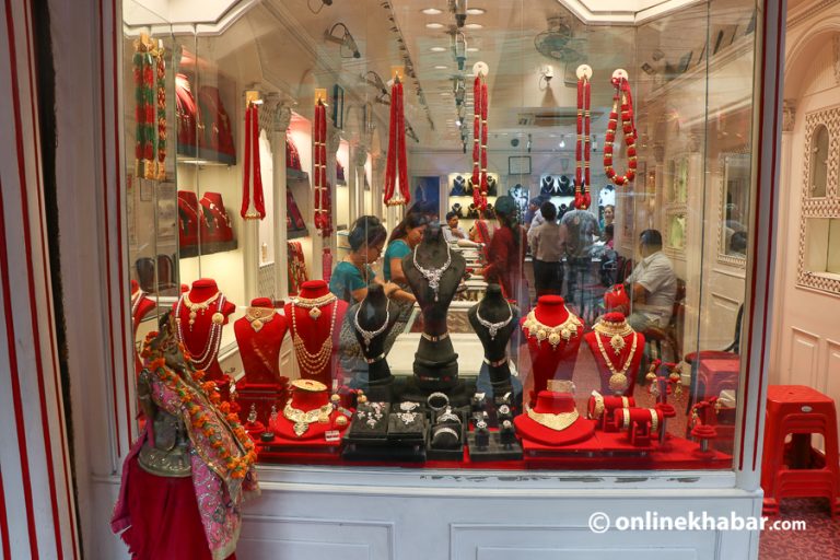 एकैदिन तोलामा साढे २० हजार बढ्यो सुनको भाउ