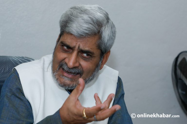 ‘सरकार संविधान उल्लंघन गर्दैछ, संसदलाई कमजोर पार्दैछ’