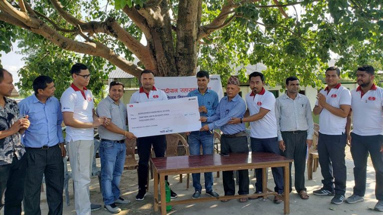 चेपाङ विद्यार्थीलाई सिप्रदीयन सहायता संस्थाको छात्रवृत्ति