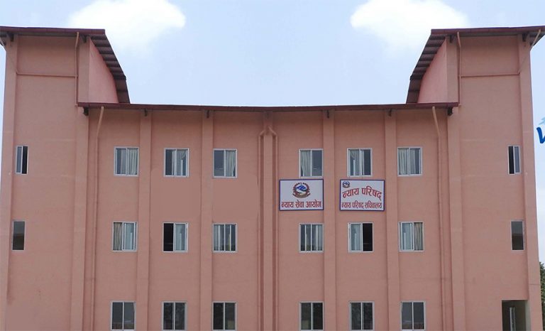 दुईजना सचिवमा बढुवा, दुईको सरुवा 