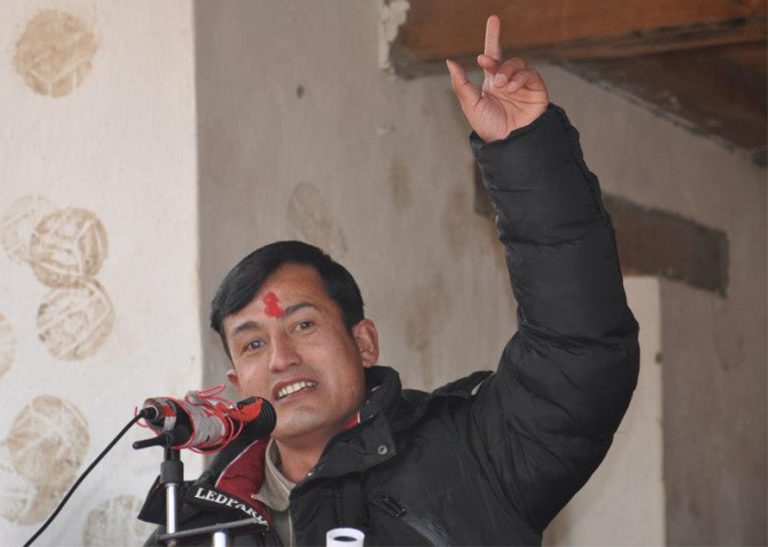 काभ्रेबाट सार्वजनिक बस चढेर राजधानी छिरेका थिए माइला लामा