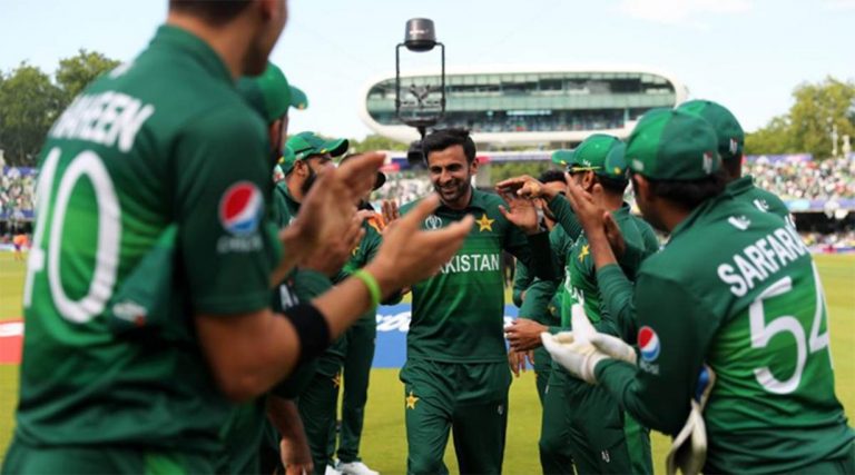 पाकिस्तानका क्रिकेटर शोएब मलिकले लिए सन्यास