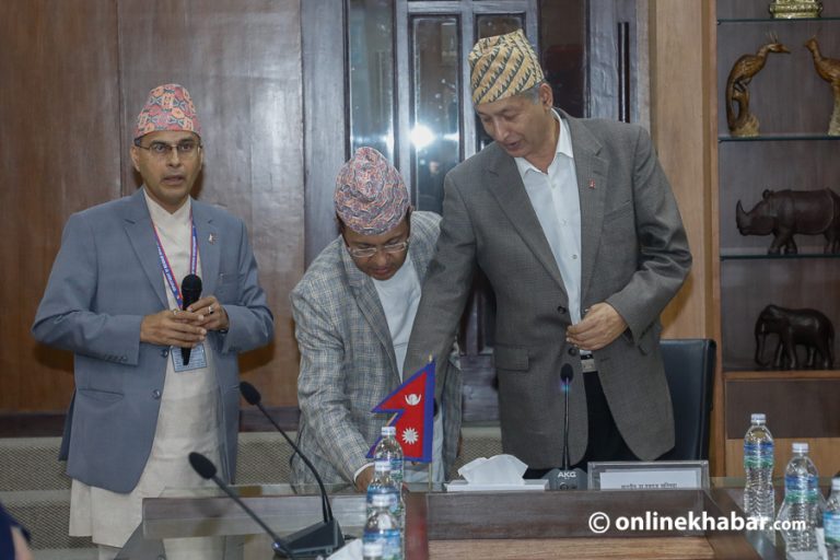 भेहिकल ट्र्याकिङ सिष्टमबाट सरकार पछि नहट्ने, २० हजार व्यवसायी आवद्ध