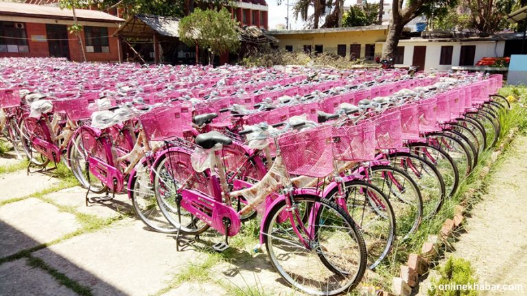 प्रदेश-२ सरकारद्वारा छात्रालाई साइकल वितरण कार्य स्थगित