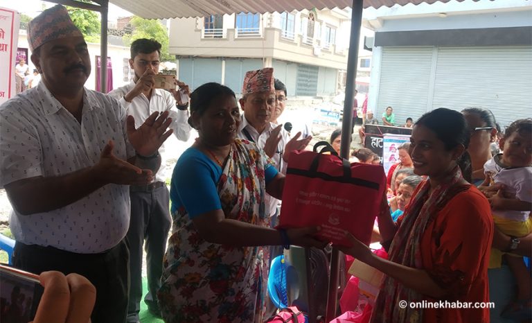 तिलोत्तमामा गर्भवती र बालबालिकालाई पौष्टिक आहार