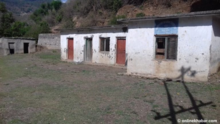 विद्यार्थी बिरामी पर्न थालेपछि ३ दिन विद्यालय बन्द
