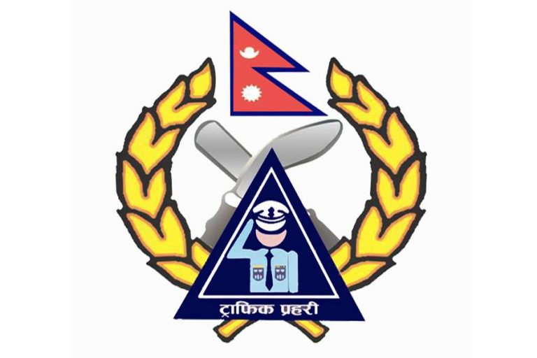 तिलगंगामा कारको ठक्करबाट ट्राफिक प्रहरी गम्भीर घाइते