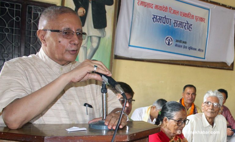 सरकारकै कारण लोकतन्त्र संकटमा पर्नसक्छ : डा. कोइराला