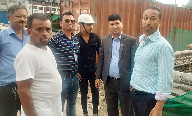 धरहरा पुनर्निर्माणलाई तीव्रता दिन मेयर शाक्यको निर्देशन