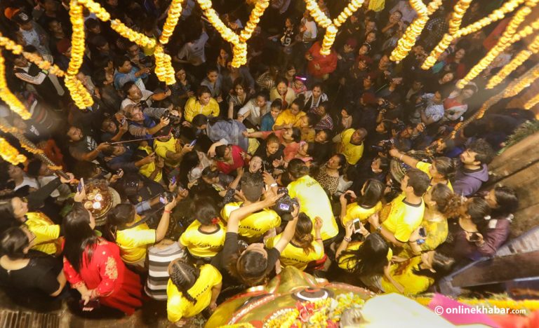 इन्द्र जात्रा : स्वर्गका राजालाई काठमाडौंवासीले दिएको त्यो सजाय !