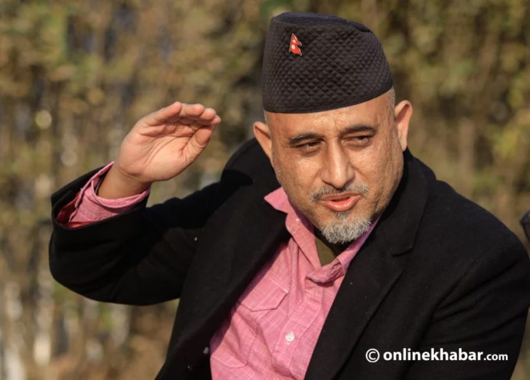 उज्ज्वलले कोरेको गतिशील मध्यमार्गी राजनीतिको गोरेटो