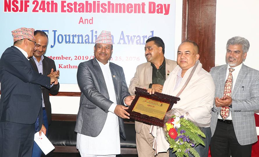 पत्रकार सिलवाल र राई सम्मानित