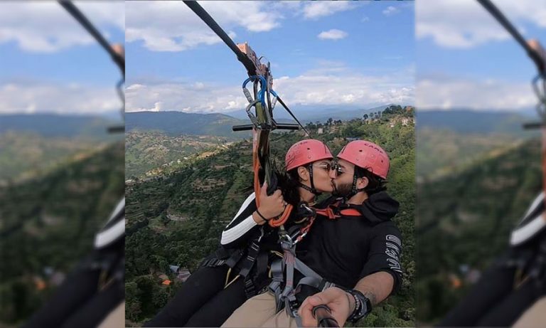 जीप लाइनमै प्रियंका–आयूष्मानको ‘चुम्माचाटी’