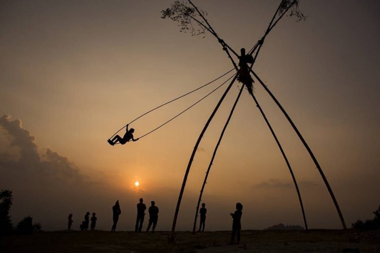 दशैंमा सार्वजनिक स्थलमा पिङ नहाल्न स्वास्थ्य मन्त्रालयको आग्रह