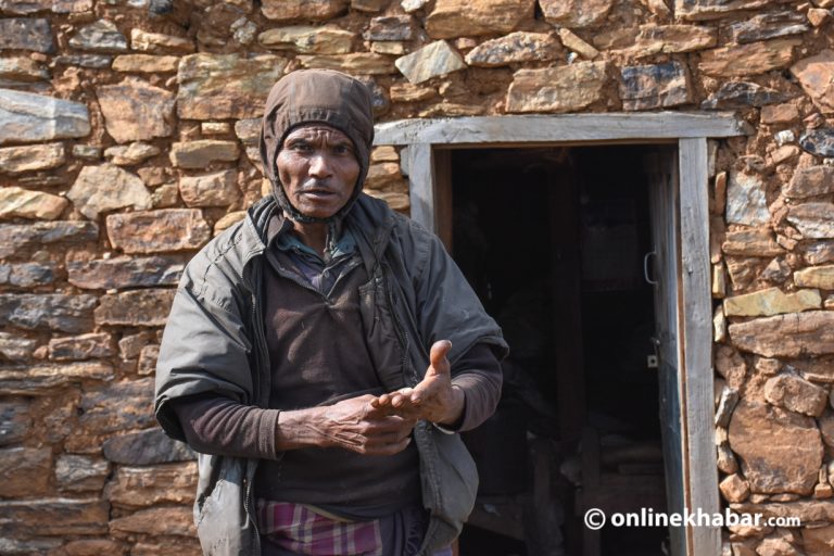 झिल्के अचेल ओडारमा बस्दैनन्