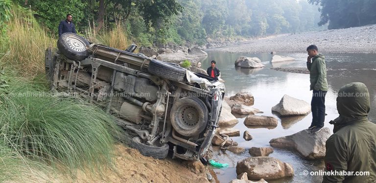 नेकपा सचेतक शान्ता चौधरी चढ्ने गाडी दुर्घटना