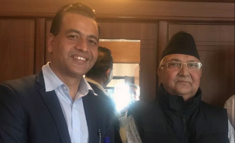 प्रधानमन्त्री ओलीको गीतमा सर्जन रमेश भण्डारीको स्वर