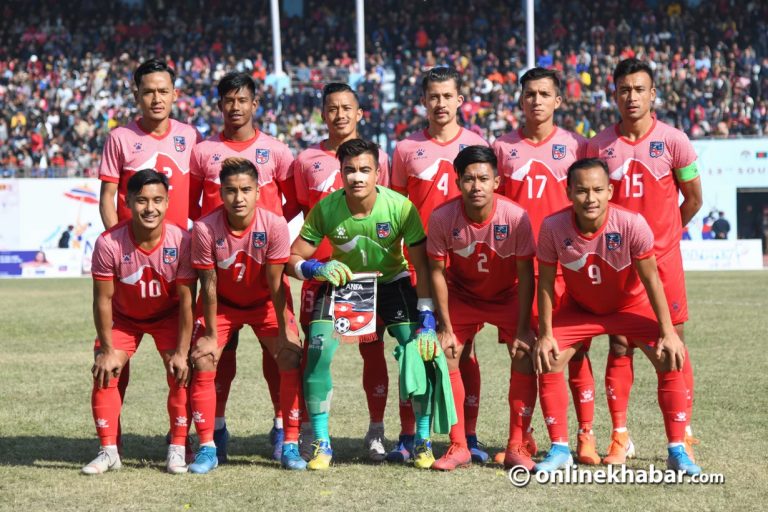 फुटबलमा फाइनल पुग्न नेपाल र बंगलादेश भिड्दै, नेपालले बराबरी खेले पुग्ने