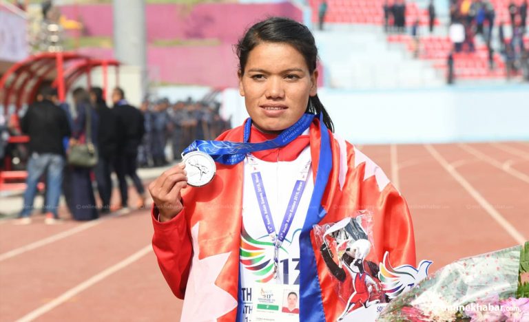‘होची’ पुष्पाको अग्लिएको कद