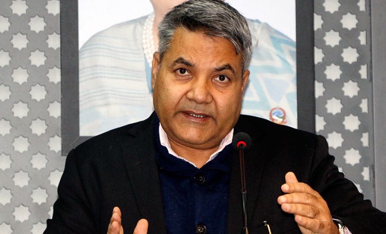 पत्रकारको परीक्षा देशले धान्न सक्दैन : सञ्चारमन्त्री बाँस्कोटा