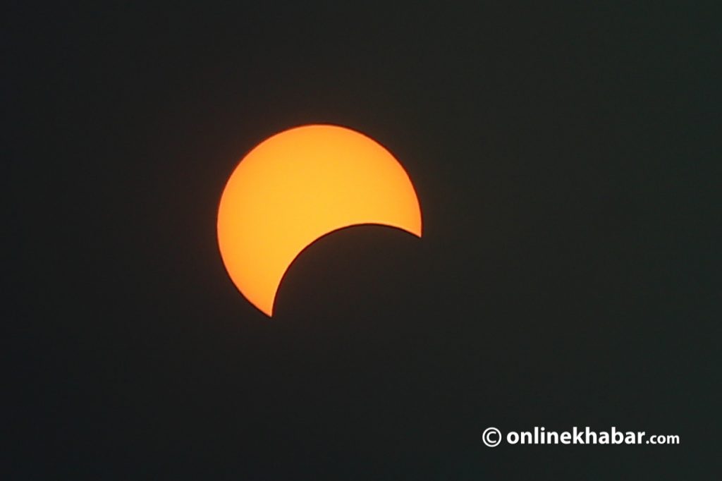 आज सूर्य ग्रहण : ‘नेपालबाट देखिंदैन, बार्न पनि पर्दैन’