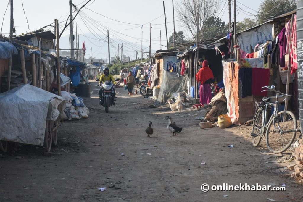 डोजर चल्यो, तर उठेन सुकुमबासी बस्ती ! – Online Khabar