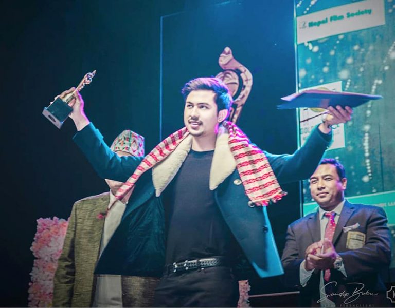 ‘पारस’मा बस्यो अनमोलको मन