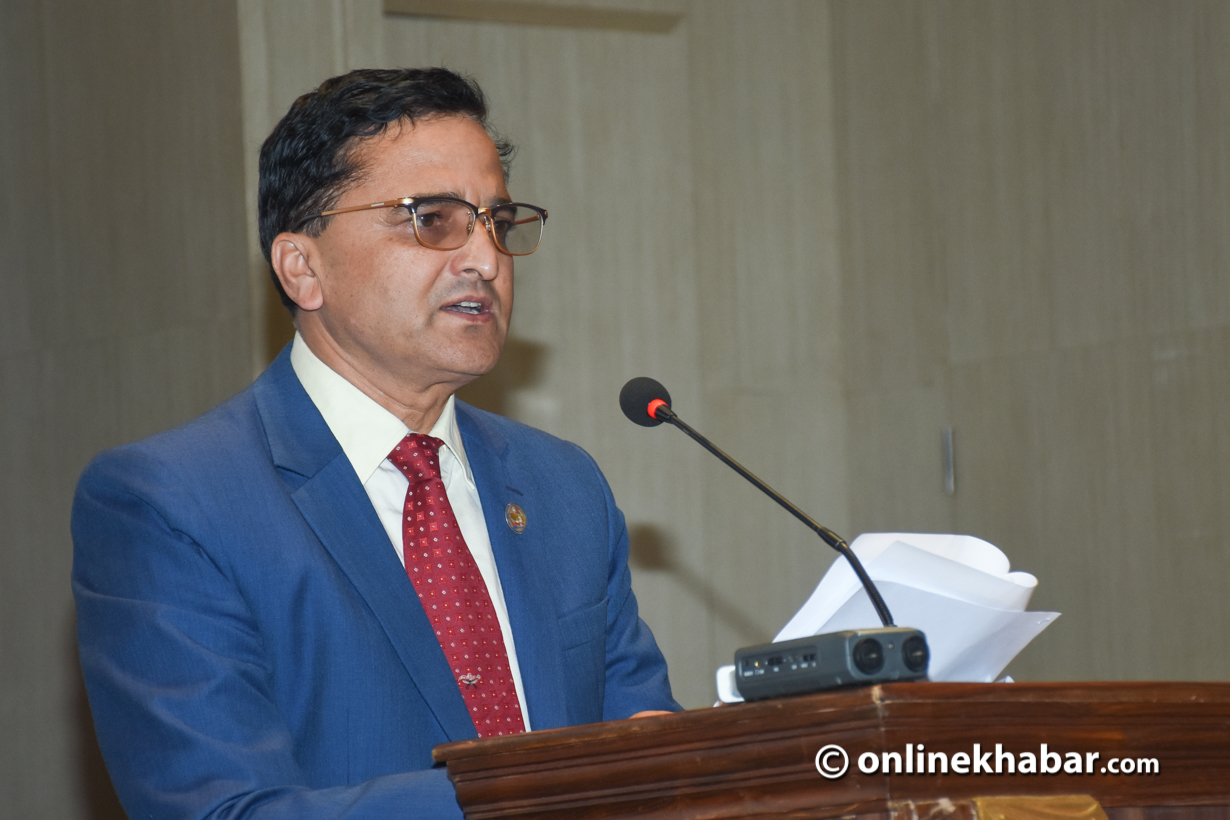 प्रचण्डलाई योगेशको प्रश्न : एकाएक कुलिङ पिरियडको भूत कसरी जाग्यो ?