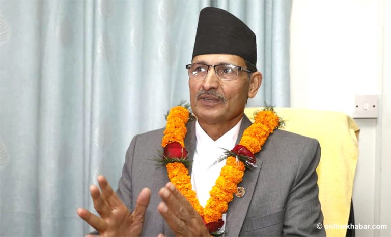 सभामुख सापकोटाको स्पष्टीकरण : प्रधानमन्त्रीलाई भेट्न ‘दौडिनु’ स्वाभाविक