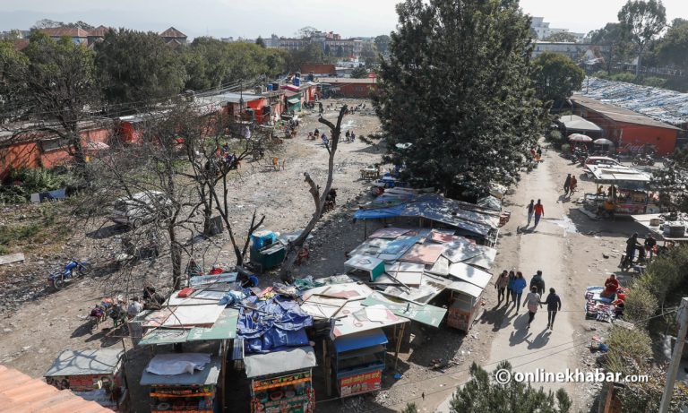 भृकुटीमण्डपका अनधिकृत टहरा महानगरले भत्कायो